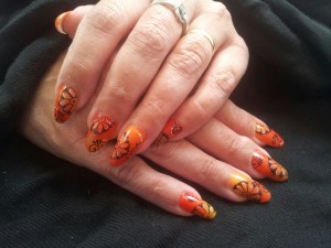 Nails-orange-red